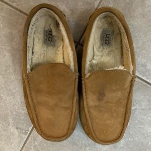 Ugg’s sheepskin slippers. Size 9